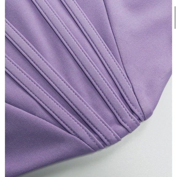 NWOT SHEIN PARTHEA Solid Asymmetrical Hem Boning Tank
Mauve Purple corset small - Picture 11 of 16